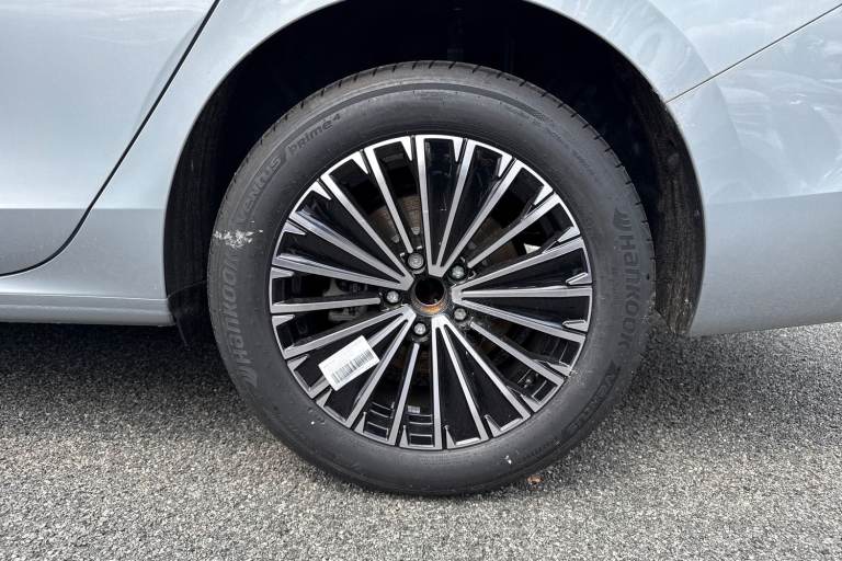 2025 Volkswagen Passat 1.5 eTSI MHEV Elegance DSG Euro 6 (s/s) 5dr Estate Automatic