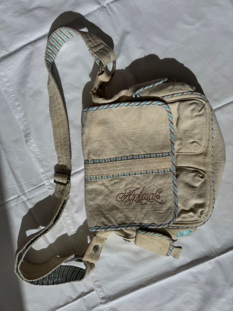 Animal Handbag - Cream lots of pockets 