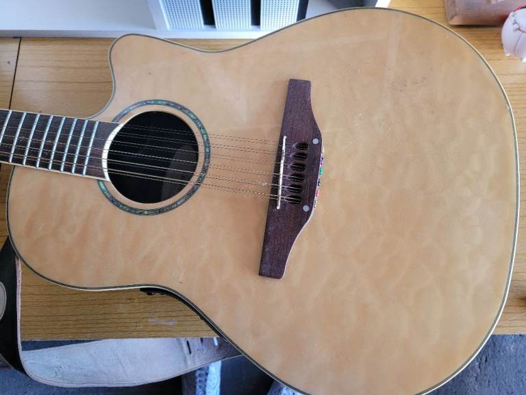 Ovation celebrity  cc 245 guitar
