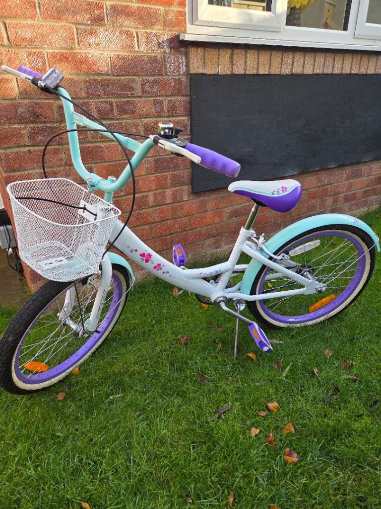 Girls 20" wheel bike