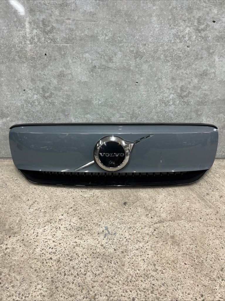 Volvo xc40 front bumper Radiator grill 2022 + 