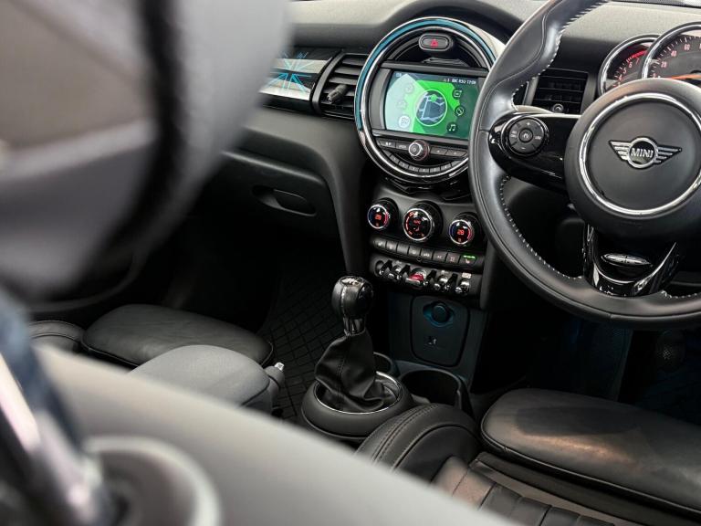 2019 MINI Hatch 1.5 Cooper Exclusive Euro 6 (s/s) 5dr HATCHBACK Petrol Manual
