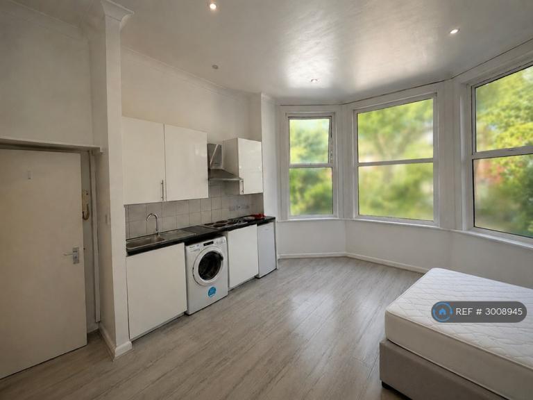 1 bedroom in Walm Lane, London, NW2 (#3008945)