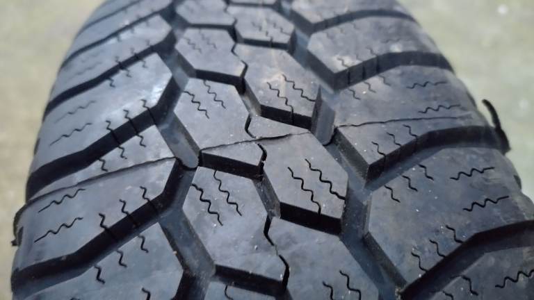 NEW tyre. Michelin mx 175/13 ford escort vauxhall astra caravan trailer