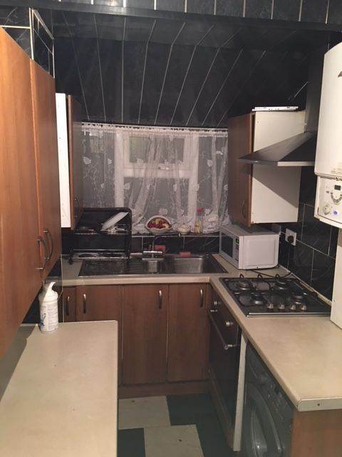 Student cosy double room close to center. Close to University. Starts from £120p/w