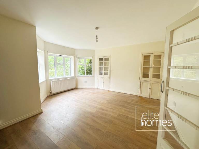 Spacious ground floor two-bedroom flat, ideally located in Wembley (HA9).