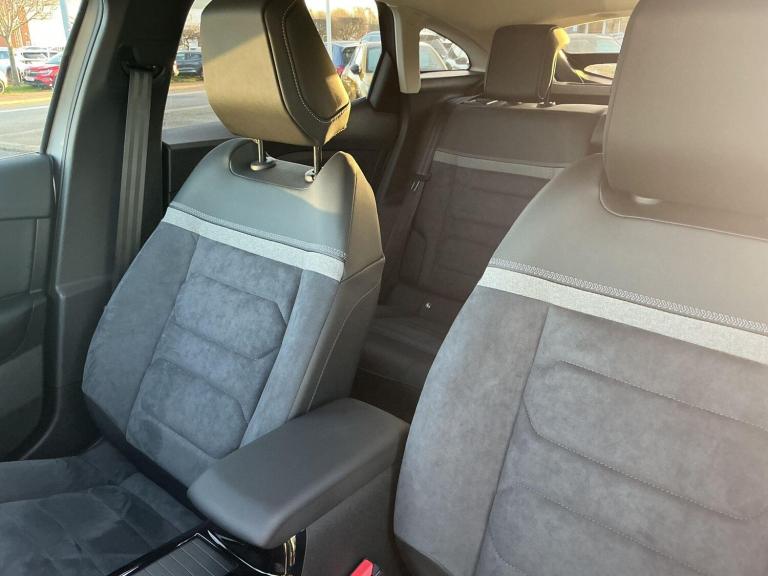 2025 Citroen e-C4 50kWh MAX Hatchback 5dr Electric Auto (7.4kW Charger) (136 ps) HATCHBACK Electr...