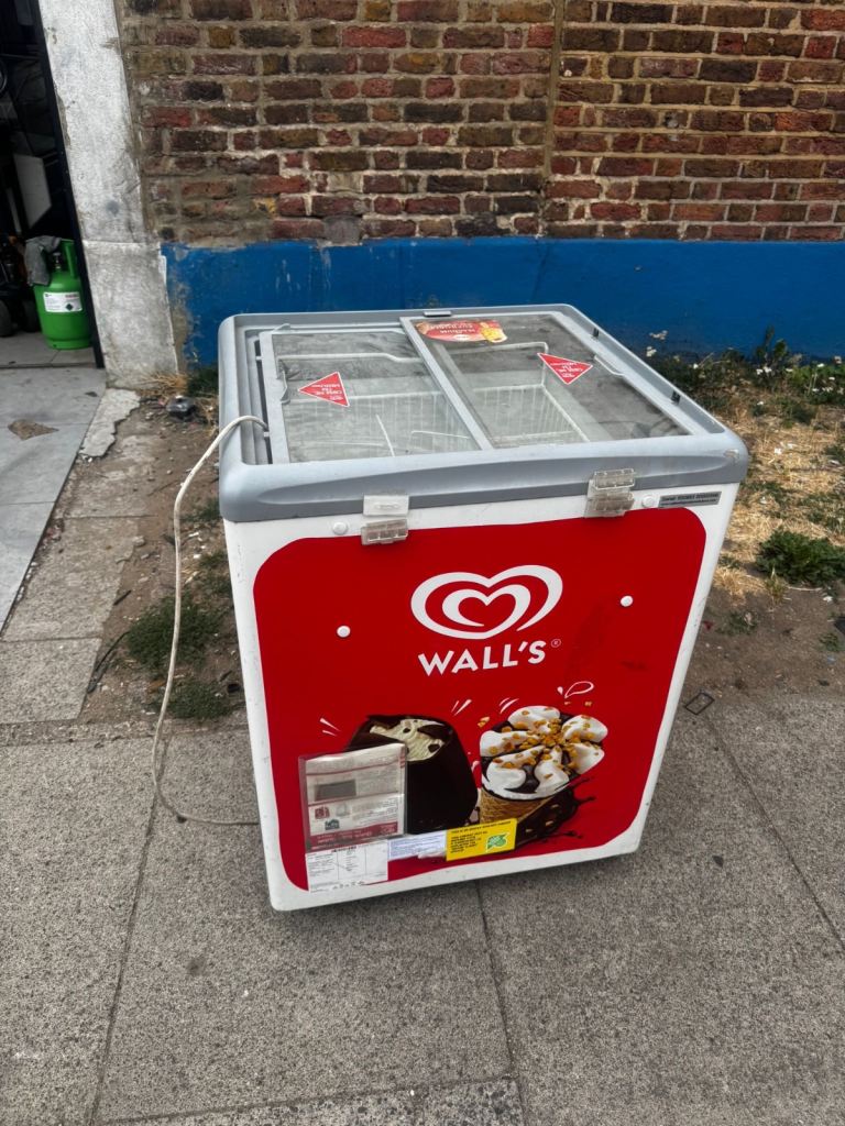 Wall's Ice Cream Chest Freezer - excellent condition 