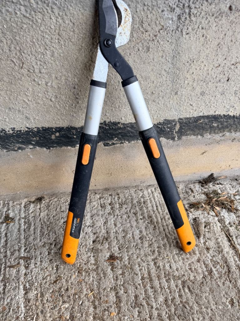 Fiskars PowerGear L86 X Hedge Shears 