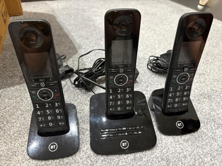 BT handsets x3