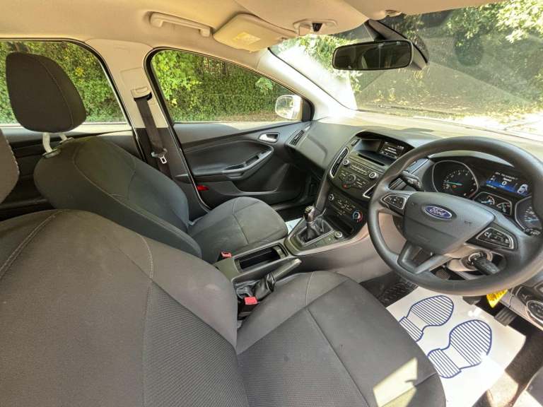 FORD FOCUS 1.0 T EcoBoost 99g Style White Manual Petrol 2016