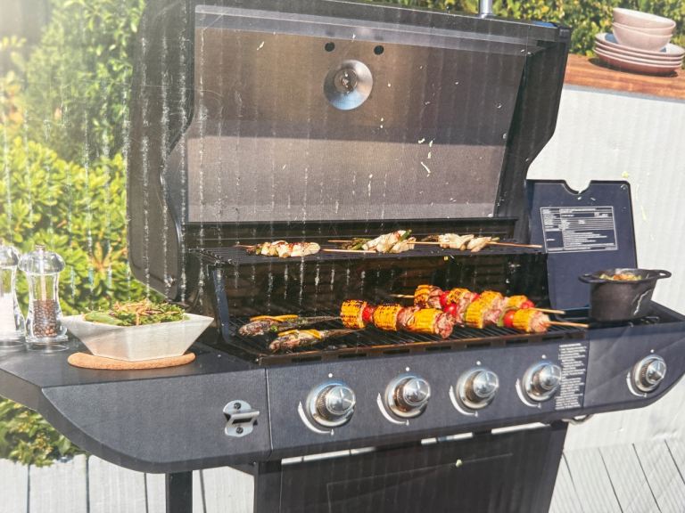 NEW UniFlame 4 Burner Propane Gas Grill with Side Burner
