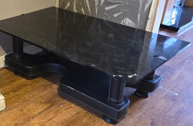 Coffee table FREE COLLECTION.  FREE.