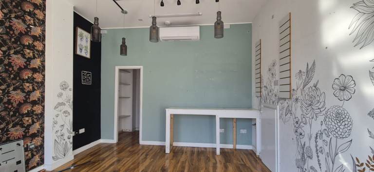 Commercial Unit To Let. Prime South Wimbledon Location | 2 Mins From Tube