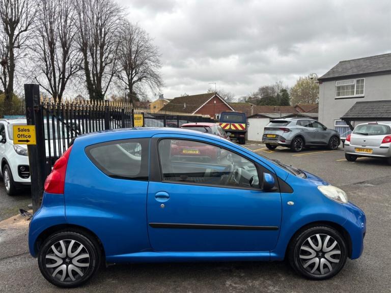 2010 Peugeot 107 1.0 12V Urban Hatchback 3dr Petrol 2 Tronic Euro 4 (68 ps) Hatchback Petrol Auto...