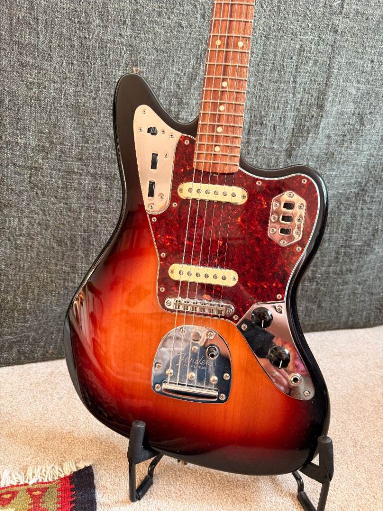 Fender Classic Player Jaguar Special – Sunburst 
