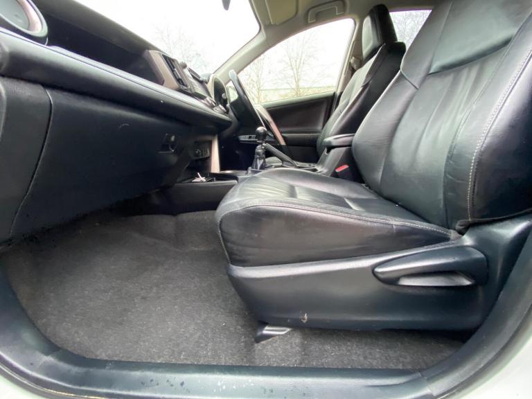 2013 Toyota RAV4 2.2 D-4D Invincible 4WD Euro 5 5dr ESTATE Diesel Manual