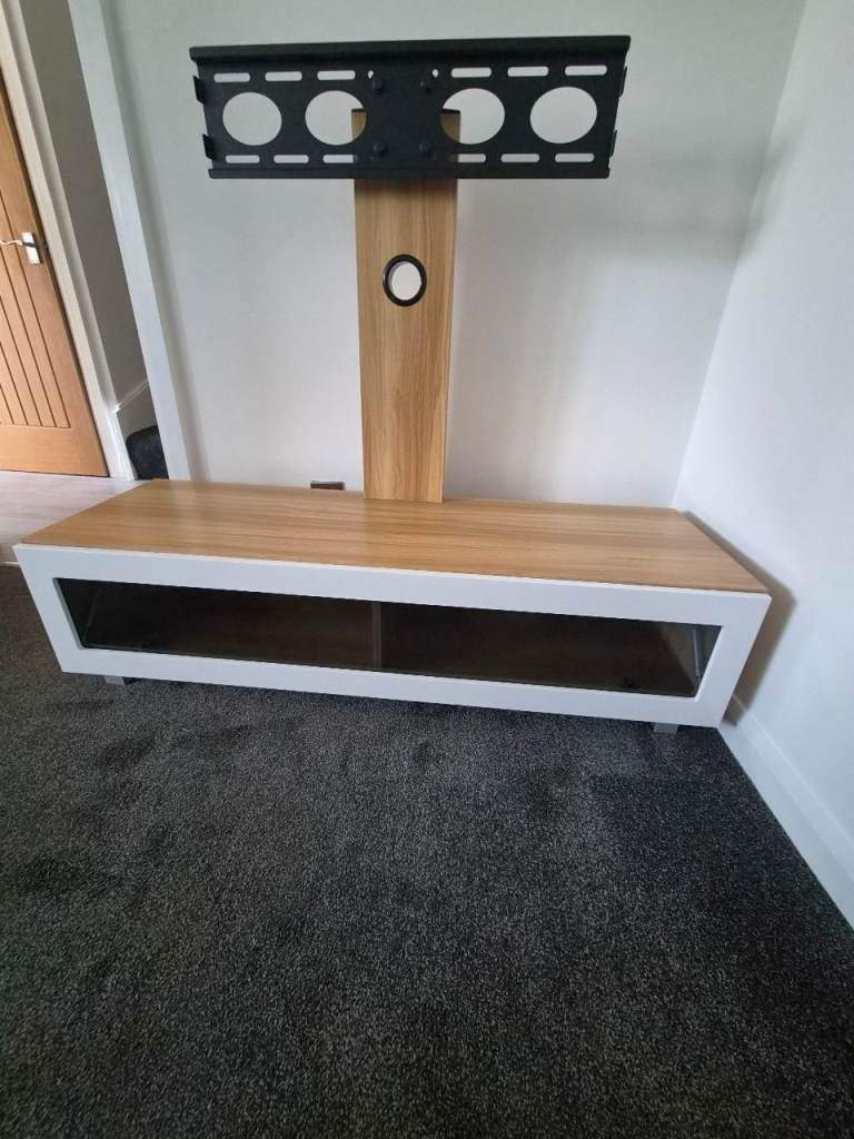 Modern TV Unit with Wall Mount Bracket – Good Condition