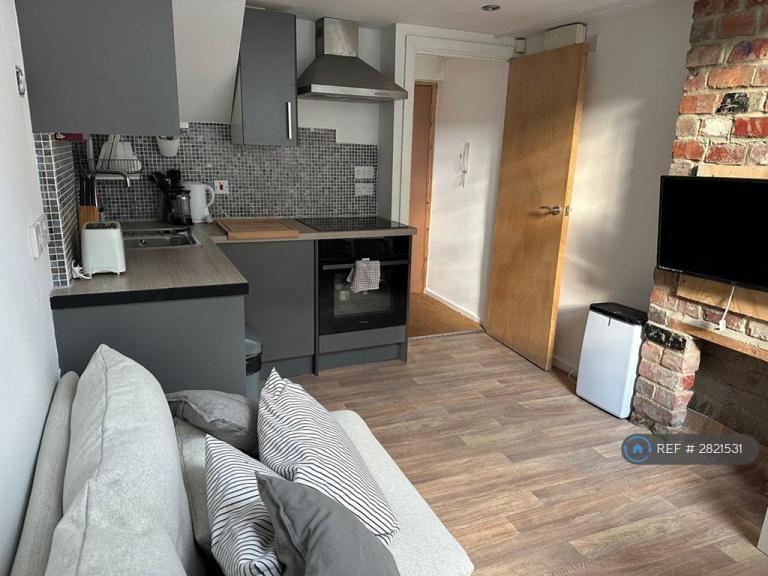 1 bedroom flat in Meanwood, Leeds, LS6 (1 bed) (#2821531)