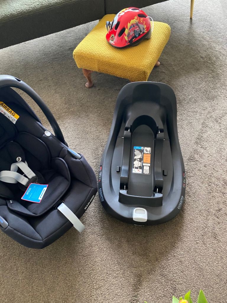 Maxi-Cosi Car Seat with Cosatto ISOFIX Base – Good Condition