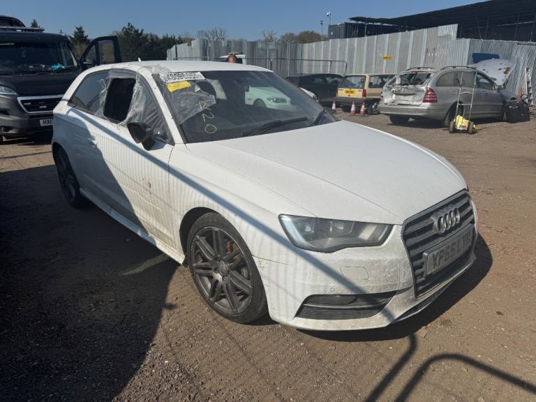 Audi a3 1.6 tdi 2015 2 door white BREAKING FOR PARTS 