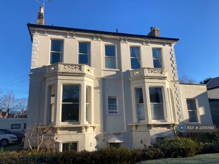1 bedroom flat in Queens Road, Cheltenham, GL50 (1 bed) (#2355593)