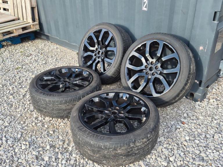 🌟Genuine Range rover 22 inch alloy wheels with TYRES & TPMS SENSORS 