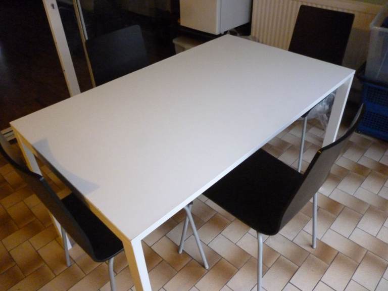 Lovely dining table with four chairs , can be very very handy , only £49, Stanmore , Middlesex.....
