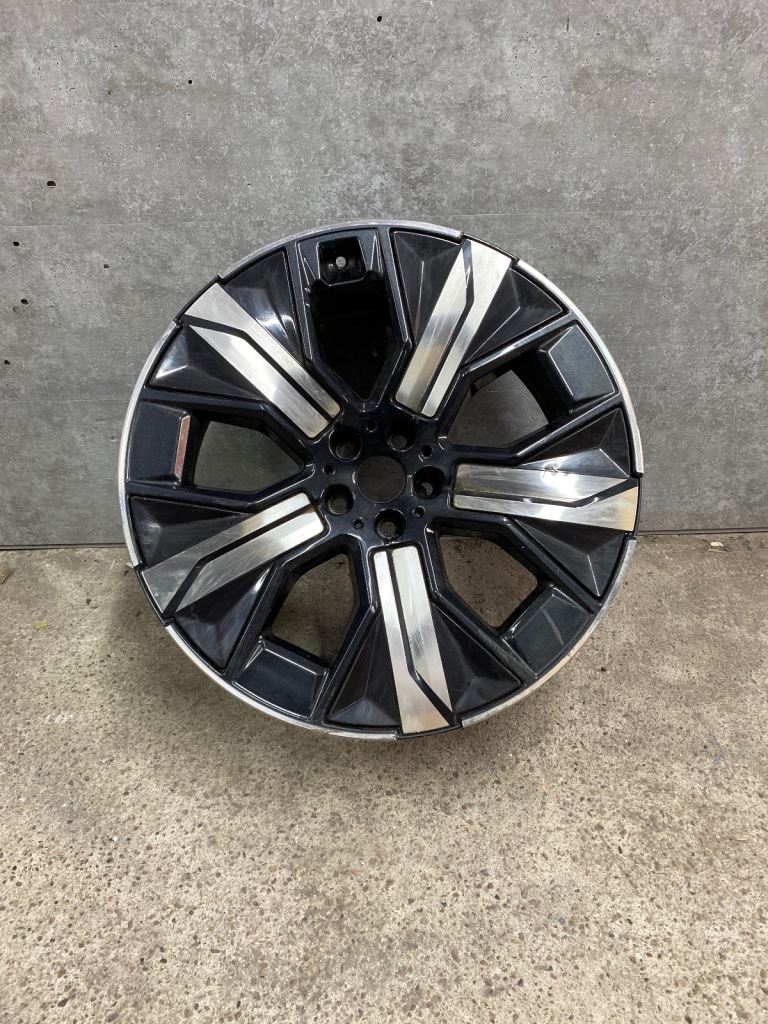BMW ix alloy 21 inch 