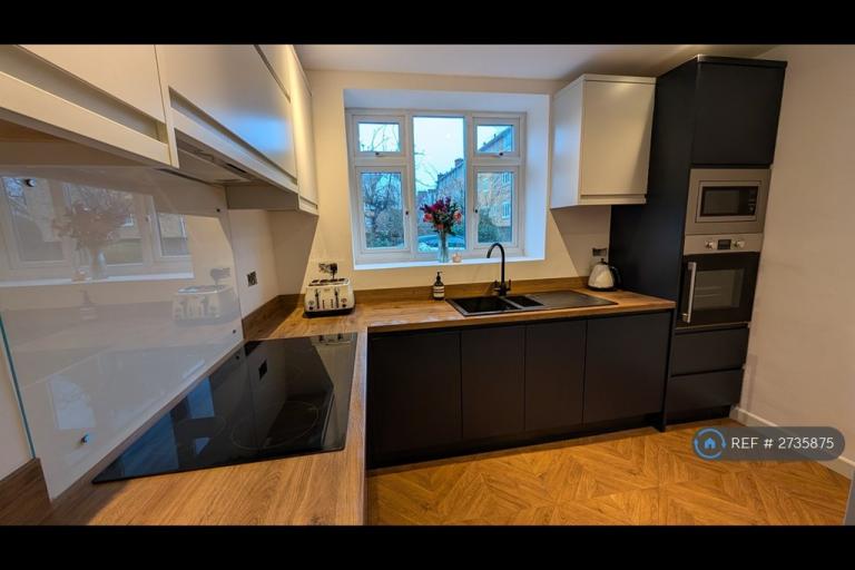 4 bedroom flat in Brixton, London, SW2 (4 bed) (#2735875)