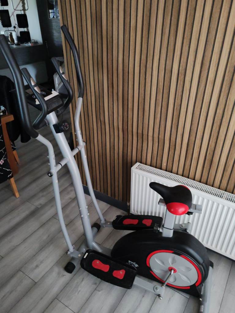Cross trainer and exercise bike 