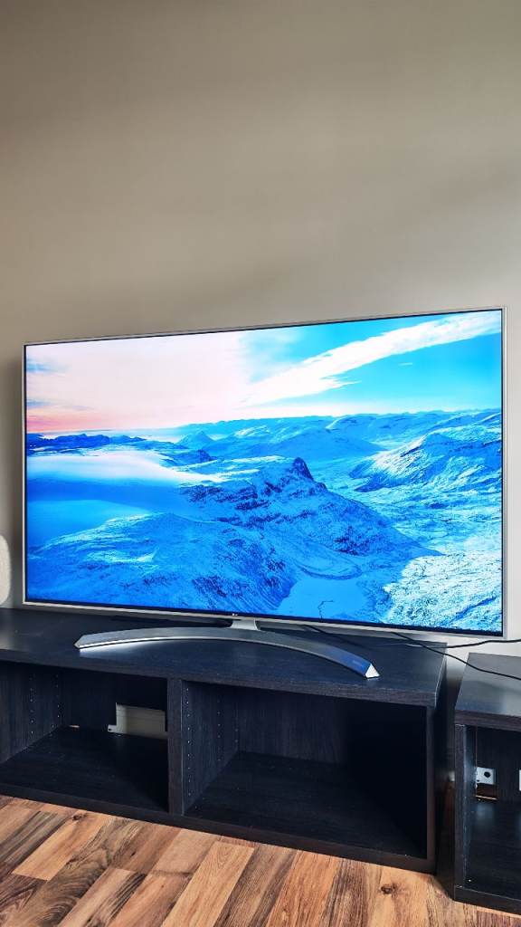 LG 60" Super UHD 4K Smart TV