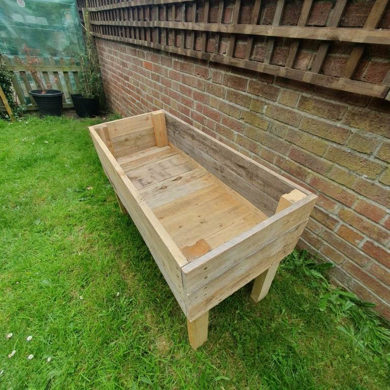 Planter for sale