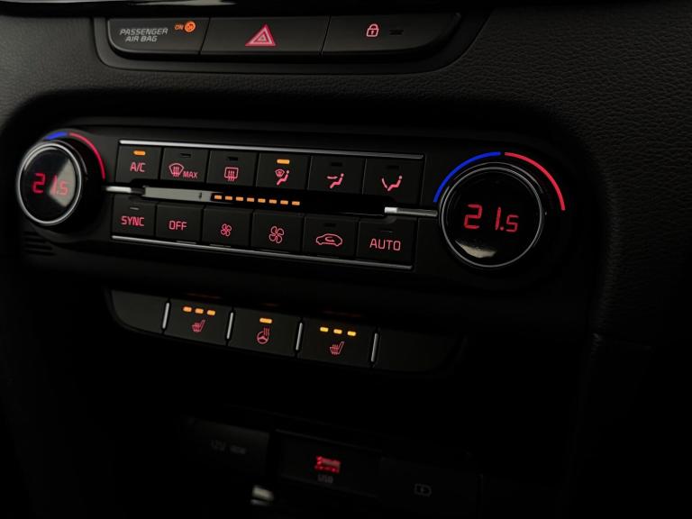 2022 Kia Ceed 1.5 T-GDi GT-Line Euro 6 (s/s) 5dr HATCHBACK Petrol Manual