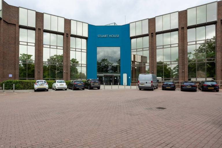 Peterborough - PE1 5DD \ Office Space for Rent with 2 Desks