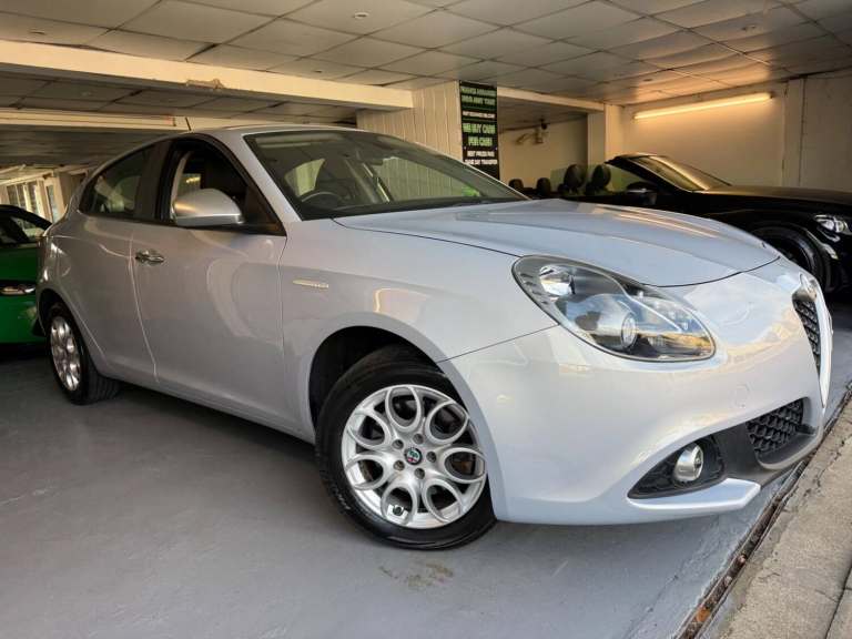 Alfa Romeo Giulietta 2.0 JTDM-2 Super Euro 6 (s/s) 5dr Diesel Manual