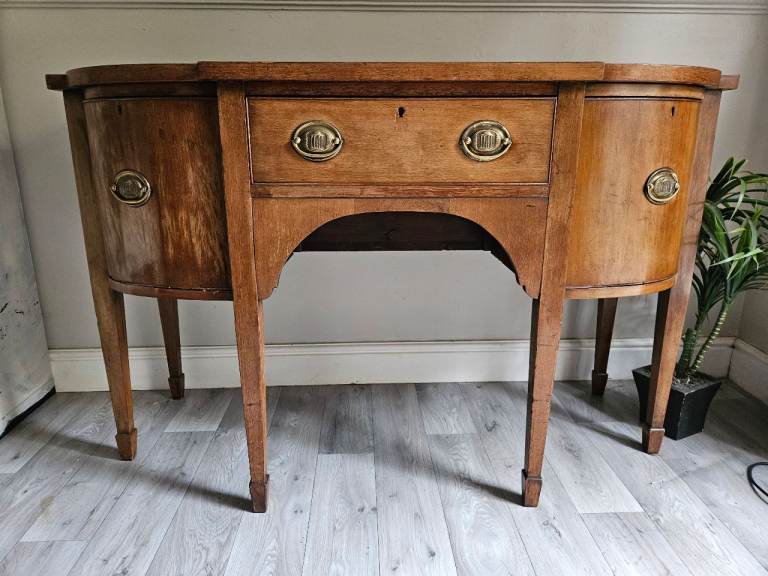 Antique 1700s Hepplewhite Sideboard – Solid Mahogany with Brass Handles