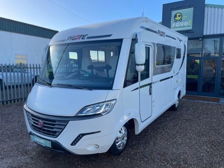 Pilote Sensation G600 4 Berth 4 Belt End Washroom Motorhome 3500kg