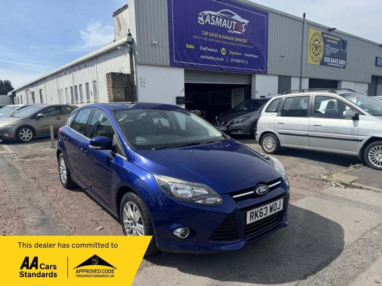 2013 Ford Focus 1.0 EcoBoost Titanium Navigator 5dr HATCHBACK PETROL Manual