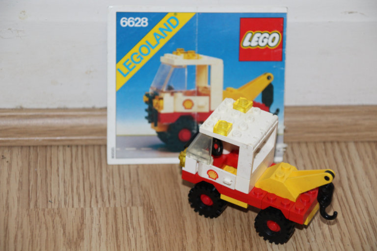 3 Lego Town sets: 6628 Shell Tow Truck  * 6522 Highway Patrol * 6627 Convertible