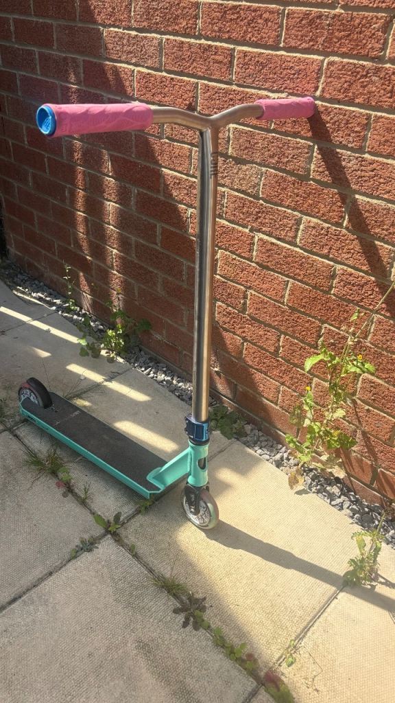 Stunt scooter 