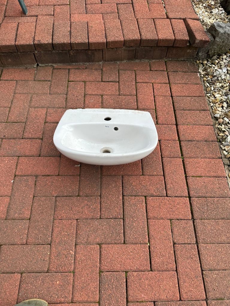 Small wash hand basin 