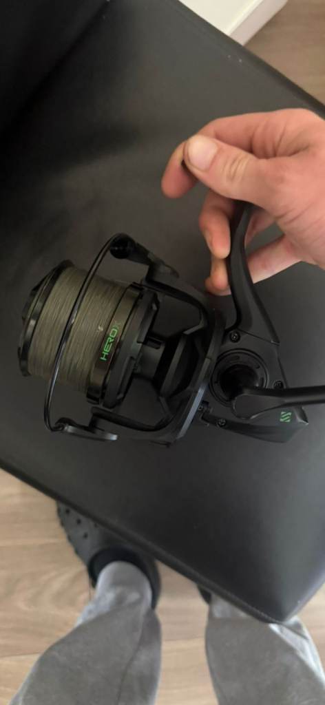Two Sonic 10000 Fishing Reels with 15lb Line – Smooth Operation