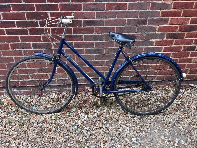 Vintage Raleigh Wayfarer 17” ladies  bike 