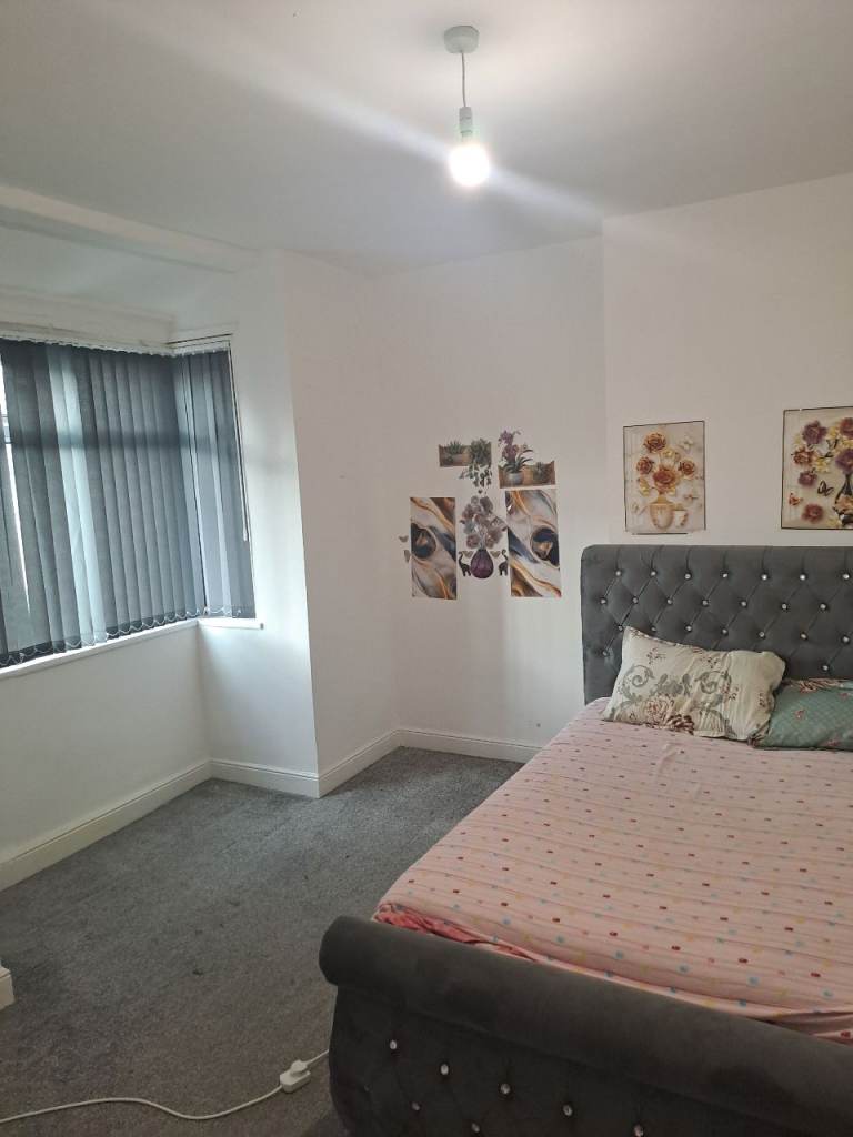 Big standard room to share