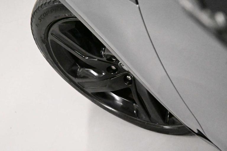 2021 Land Rover Discovery 3.0 Discovery R-Dynamic SE D MHEV Auto 4WD 5dr SUV Diesel Automatic