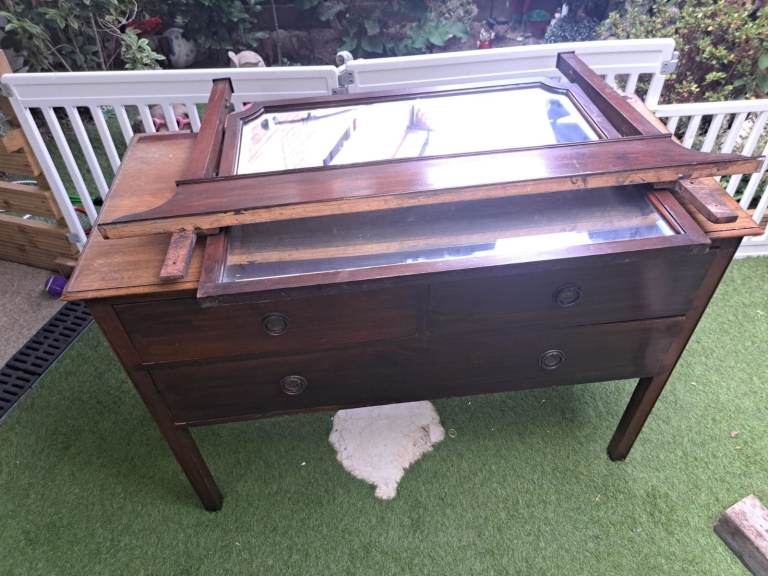 Old dressing table with mirror.  Delivery available 