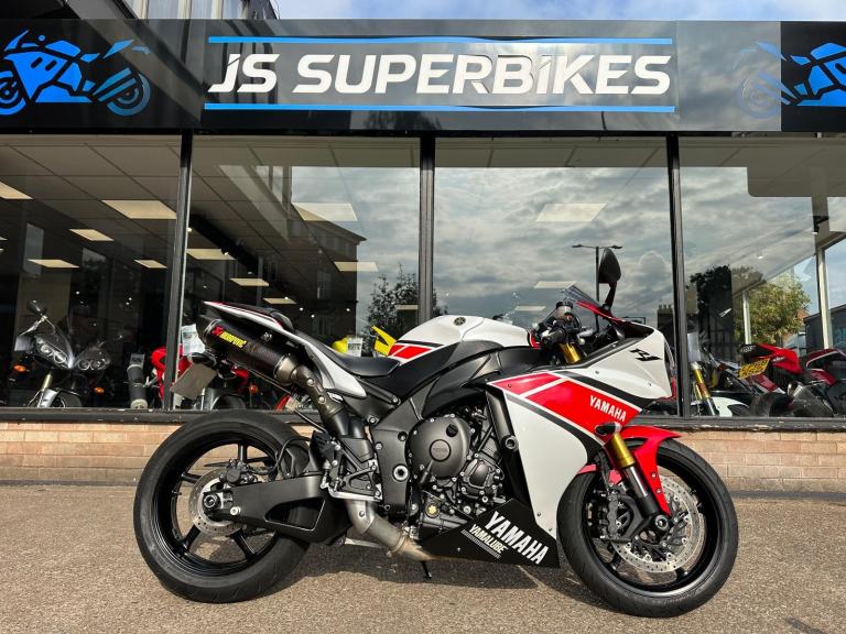 YAMAHA YZF R1 2012 WGP 50TH ANNIVERSARY LIMITED EDITION - 2 OWNERS - AKRAPOVICS