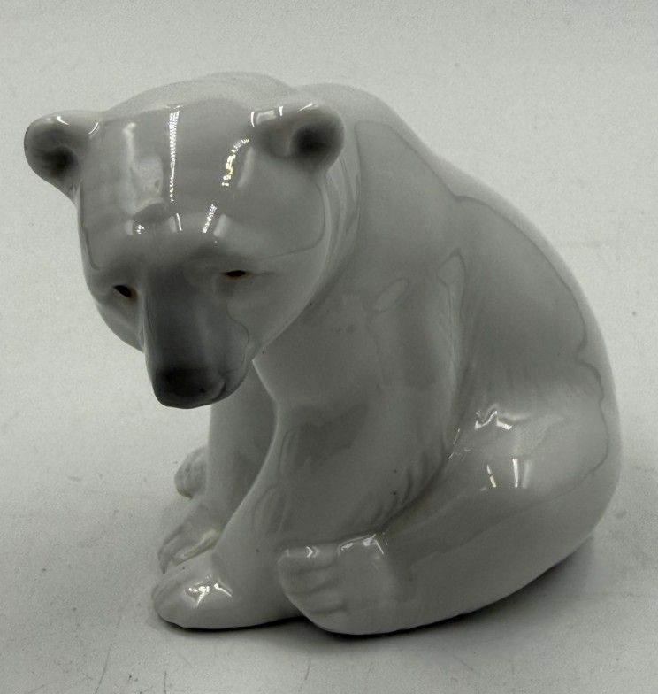 Vintage Lladro Figure - Seated Polar Bear - #1209 - Hand Made in Spain 