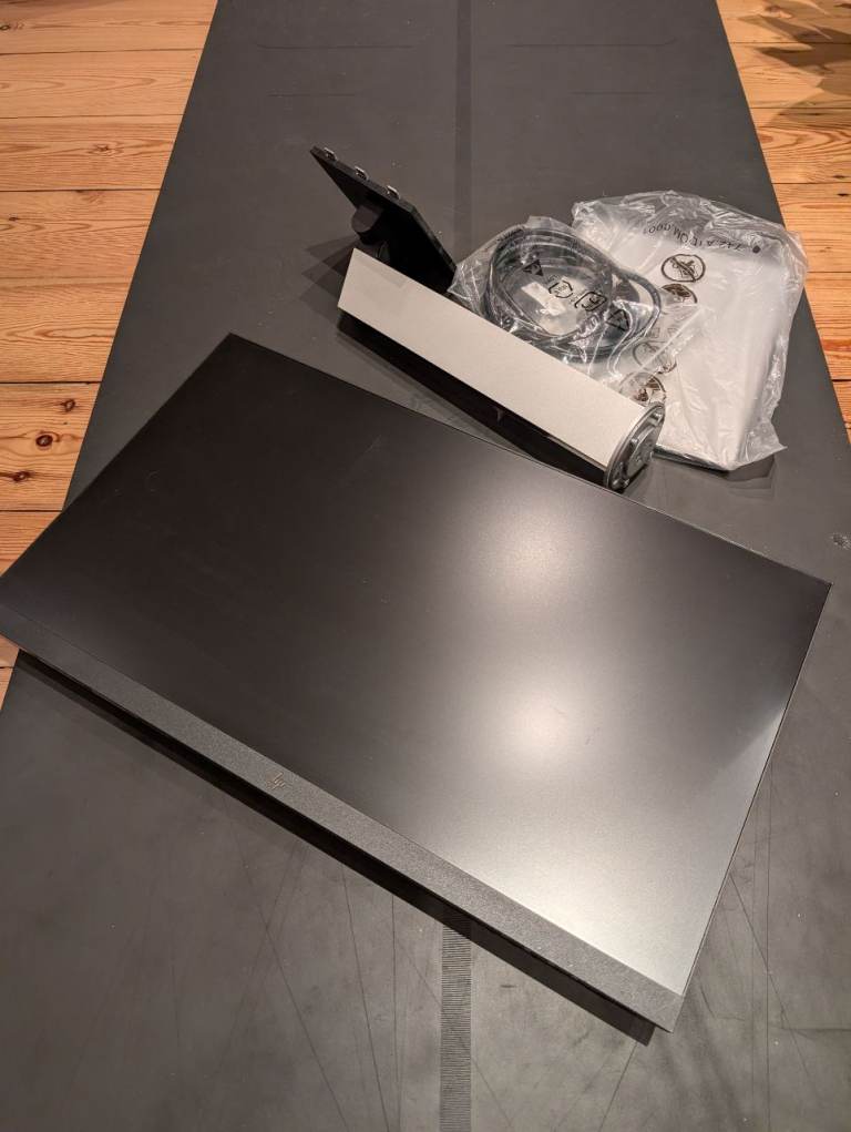 HP Monitor 1080p 24 Inches